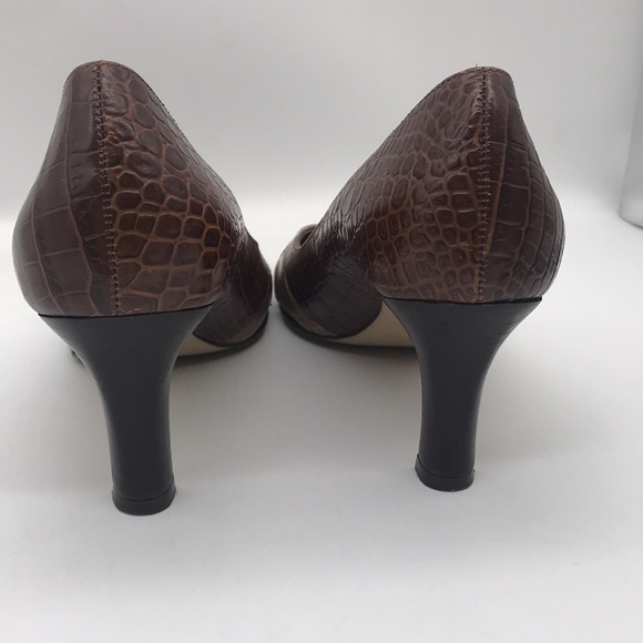 Michelle D Faux Croc/Lizard Pattern High Heels Size 5.5M - Picture 3 of 7